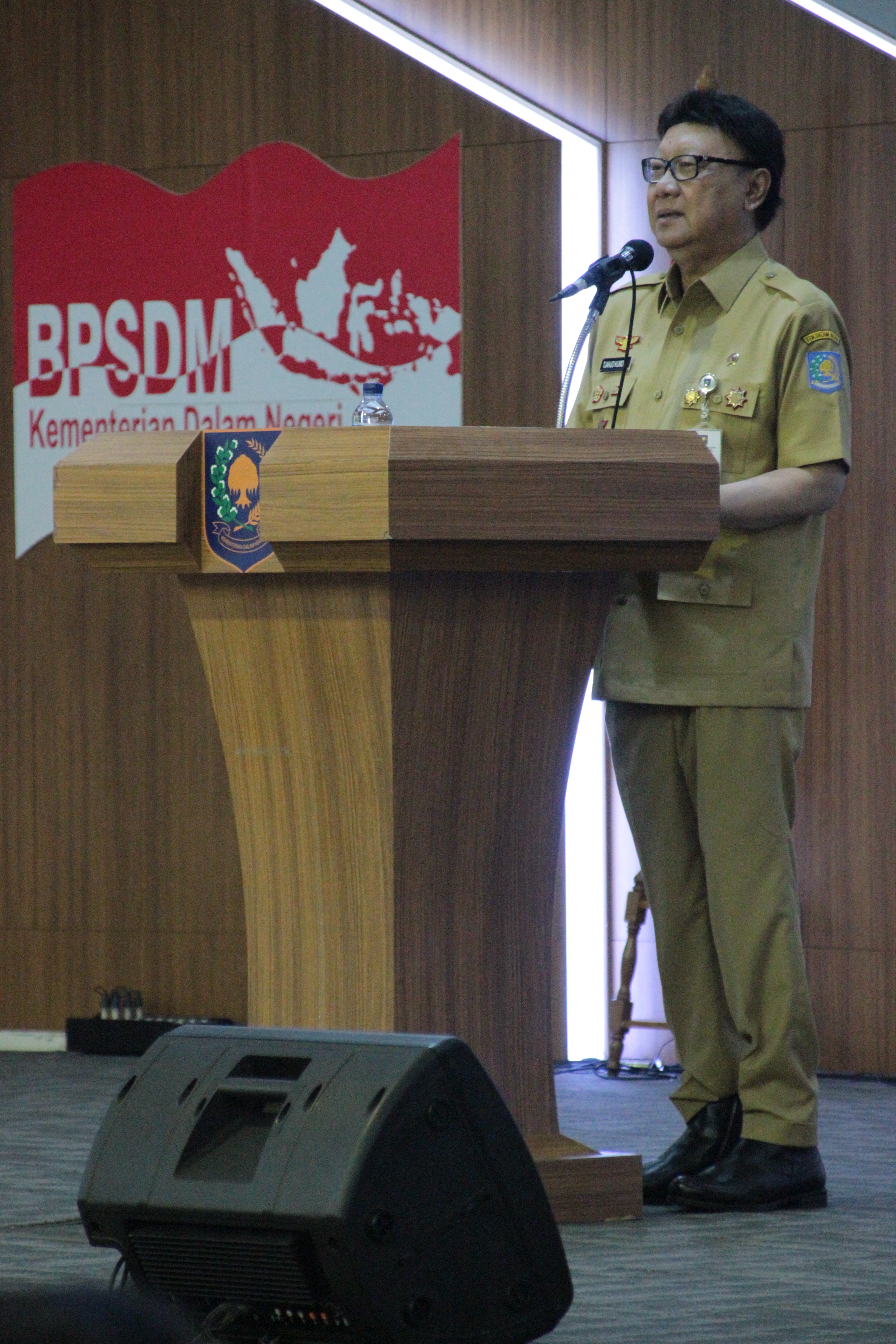 PEMBEKALAN KEPEMIMPINAN BAGI KEPALA DAERAH BUPATI DAN WAKIL BUPATI