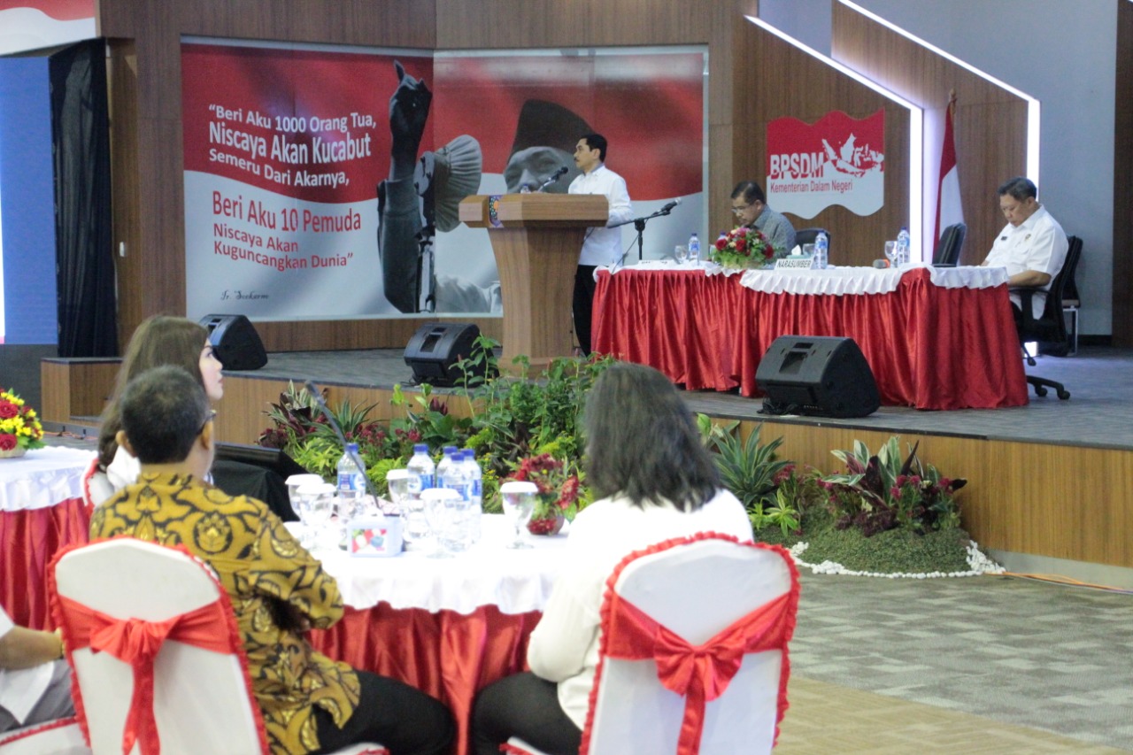 PEMBEKALAN KEPEMIMPINAN BAGI KEPALA DAERAH BUPATI DAN WAKIL BUPATI HARI KE - 3