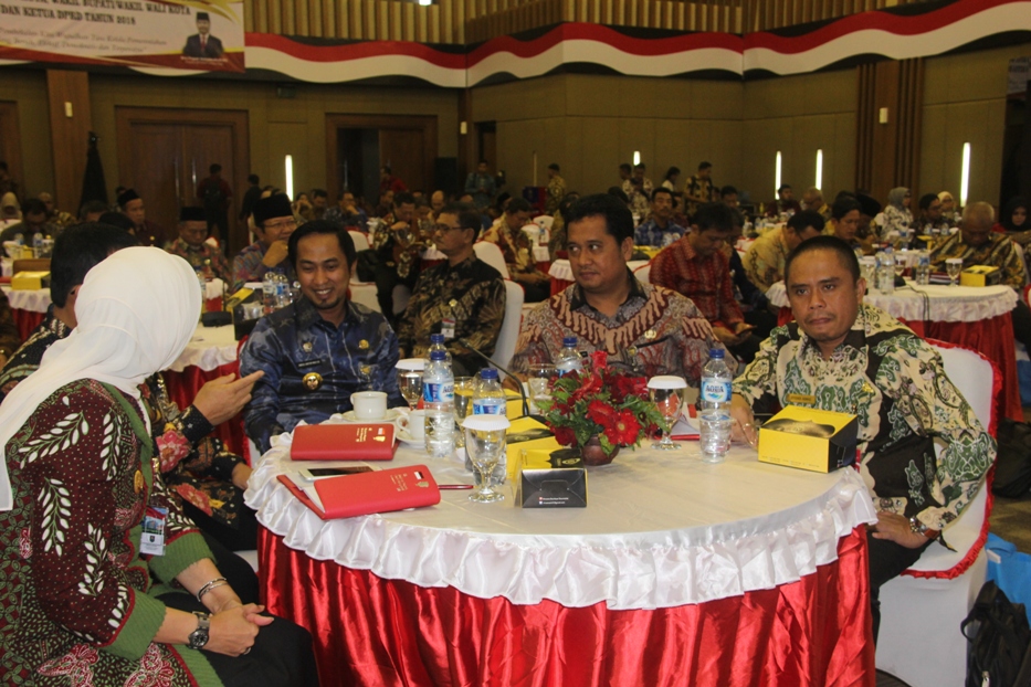 PEMBEKALAN KEPEMIMPINAN BAGI KEPALA DAERAH BUPATI DAN WAKIL BUPATI