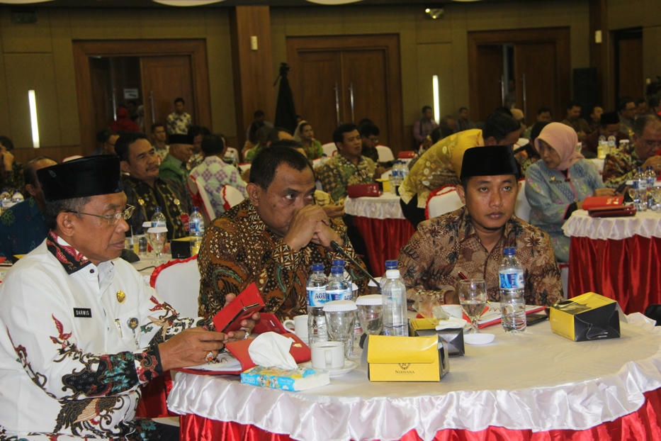 PEMBEKALAN KEPEMIMPINAN BAGI KEPALA DAERAH BUPATI DAN WAKIL BUPATI