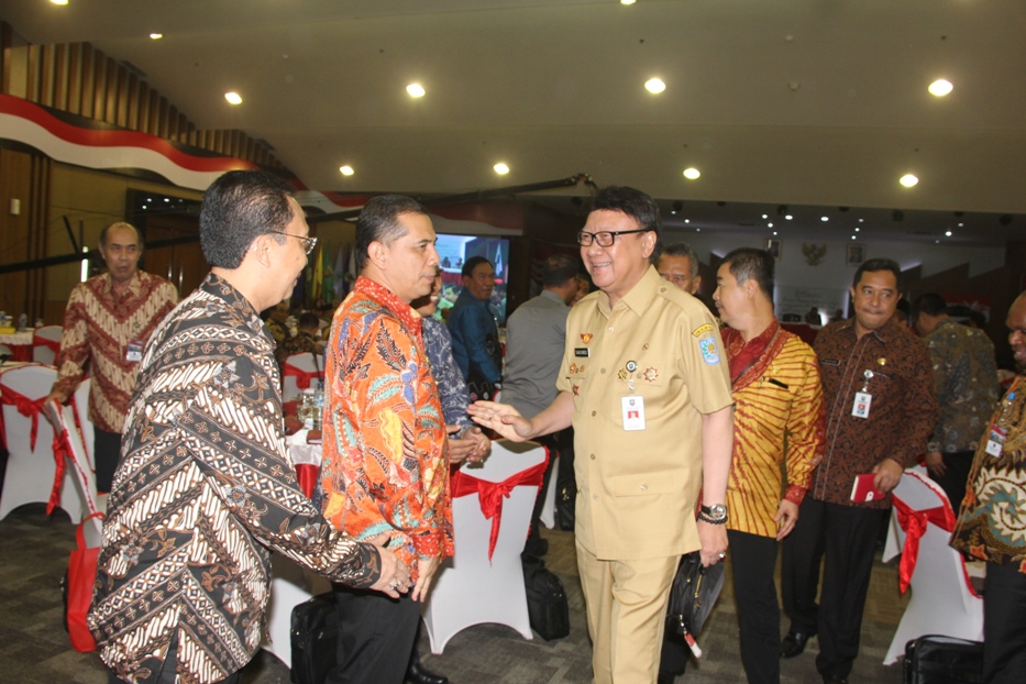 PEMBEKALAN KEPEMIMPINAN BAGI KEPALA DAERAH BUPATI DAN WAKIL BUPATI