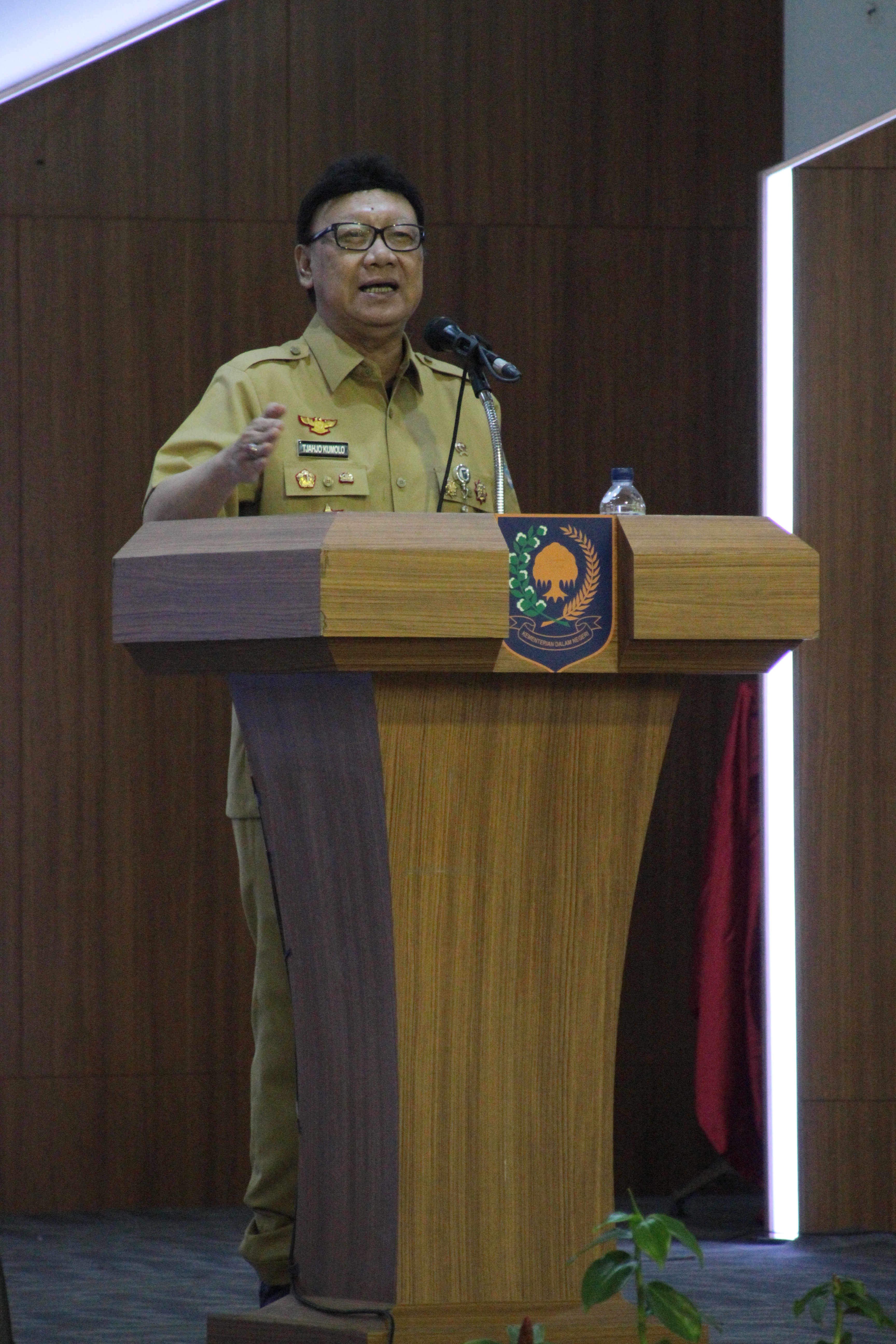 PEMBEKALAN KEPEMIMPINAN BAGI KEPALA DAERAH BUPATI DAN WAKIL BUPATI