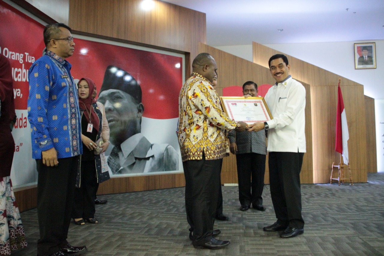 PEMBEKALAN KEPEMIMPINAN BAGI KEPALA DAERAH BUPATI DAN WAKIL BUPATI HARI KE - 3