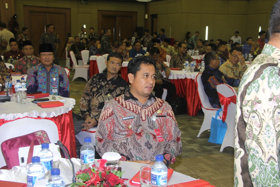 PEMBEKALAN KEPEMIMPINAN BAGI KEPALA DAERAH BUPATI DAN WAKIL BUPATI