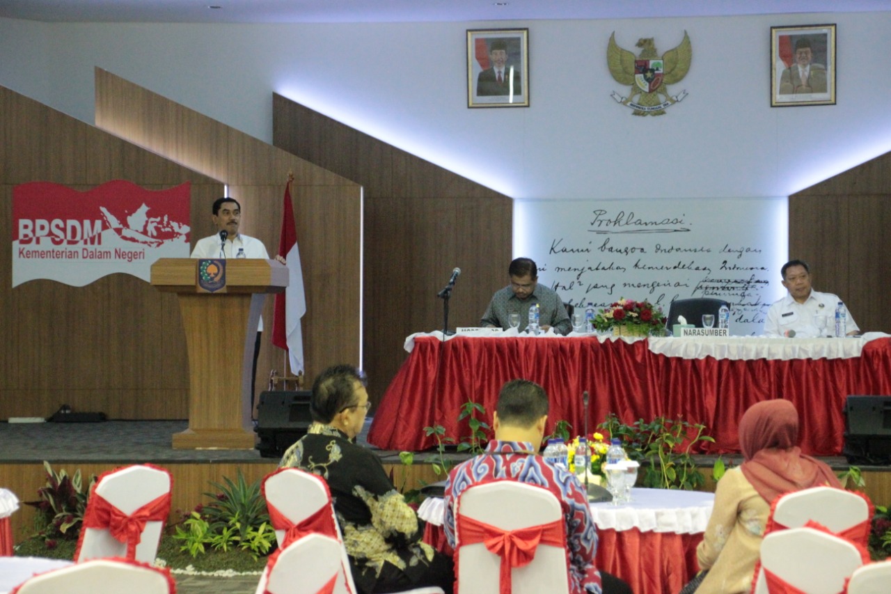 PEMBEKALAN KEPEMIMPINAN BAGI KEPALA DAERAH BUPATI DAN WAKIL BUPATI HARI KE - 3