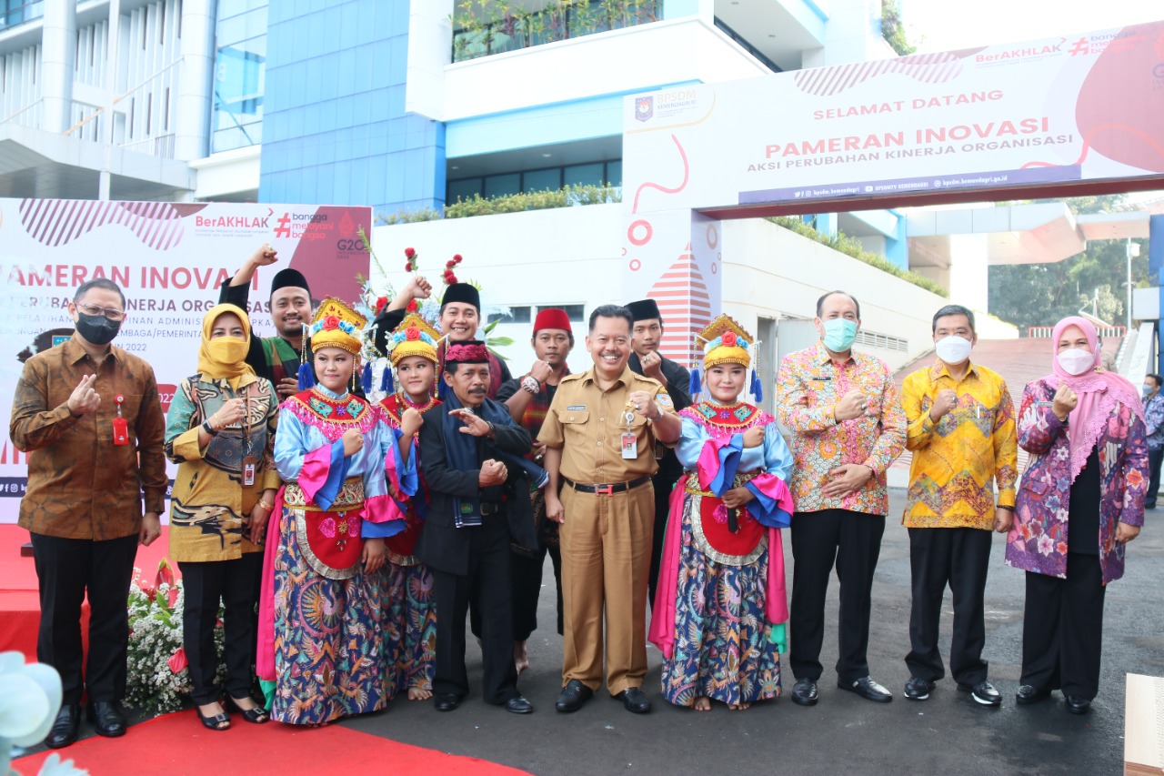 Kepala BPSDM Kemendagri Resmi Buka Pameran Inovasi : Aksi Perubahan Kinerja Organisasi Peserta Pelatihan Kepemimpinan Administrator