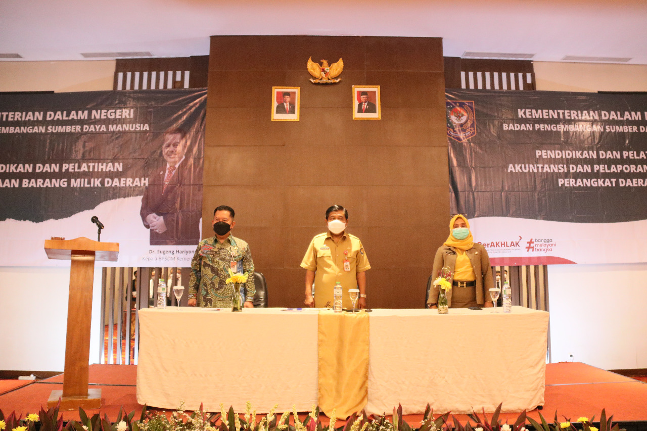 Sekjen Kemendagri Dorong Peningkatan Kualitas Aparatur dalam Pengelolaan Keuangan dan Tata Kelola Barang Milik Daerah