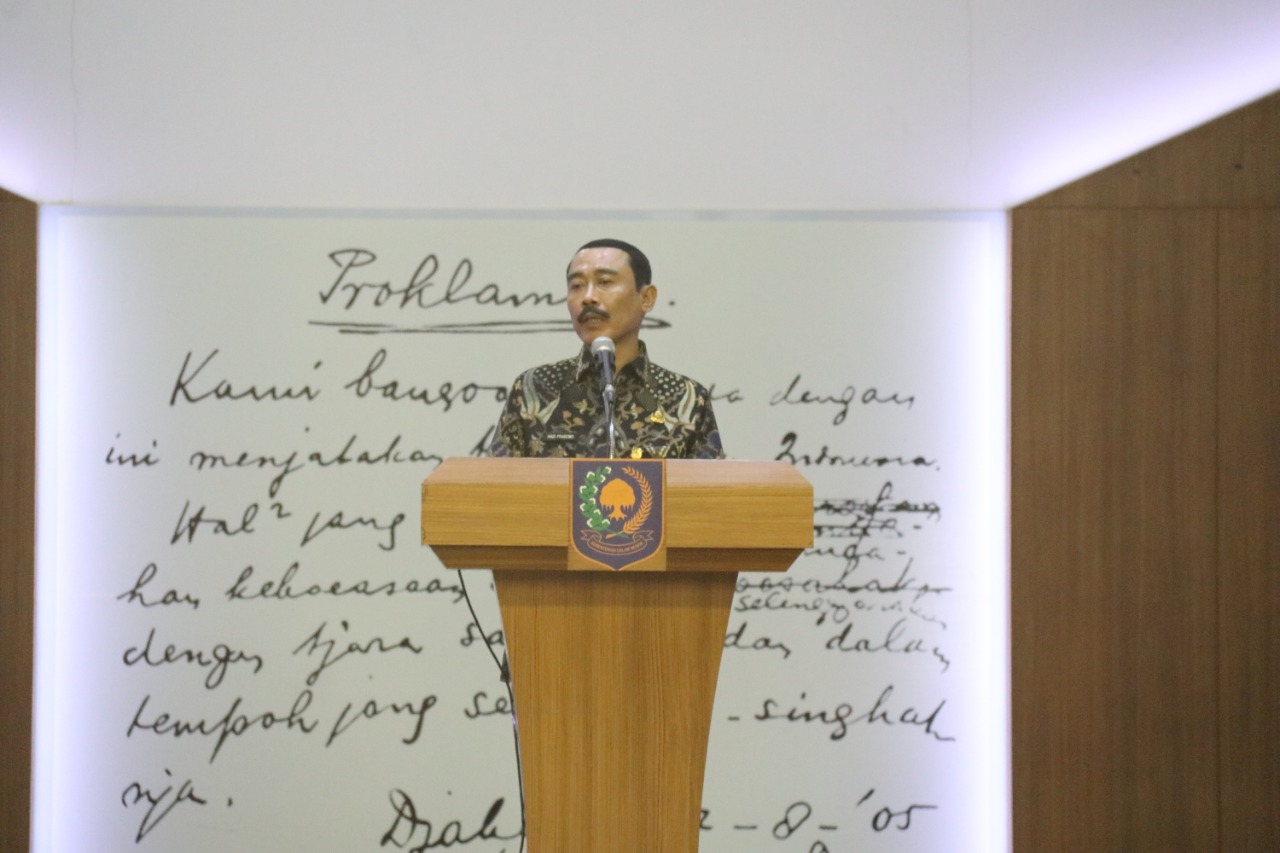 PENUTUPAN OLEH BAPAK SEKJEN HADI PRABOWO DALAM ORIENTASI BAGI ANGGOTA DPRD TAHUN 2019