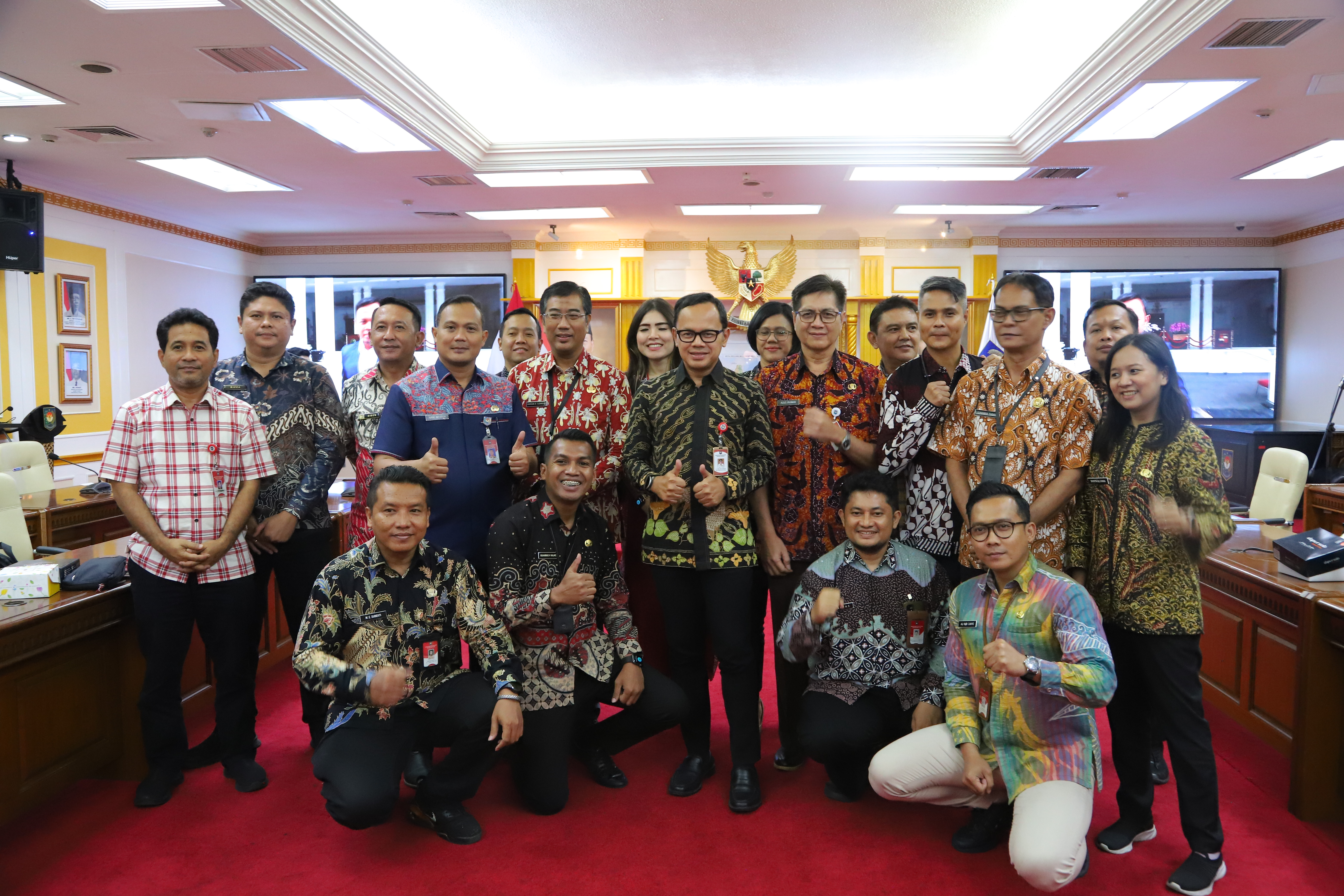 Kemendagri Perkuat Pengelolaan Informasi dan Komunikasi Publik melalui Rapat Koordinasi yang Dipimpin Wamendagri