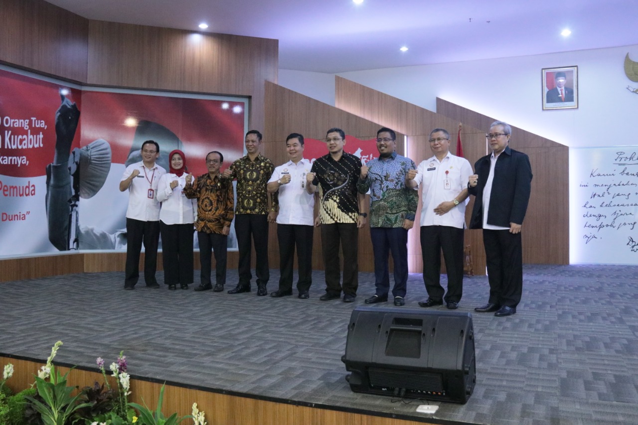 MEWUJUDKAN EFISIENSI, EFEKTIFITAS DAN AKUNTABILITAS DALAM PENYELENGGRAAN PEMBANGUNAN DI DAERAH