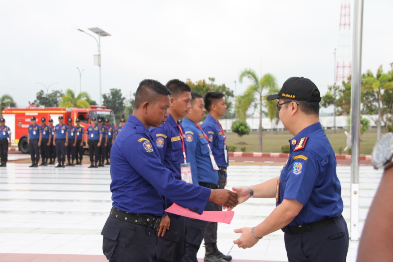 PENUTUPAN DIKLAT DAMKAR KUALIFIKASI I ANGK.1,2,3 DAN 4 DI BALAI PK SATPOL DAN DAMKAR DI ROHIL.