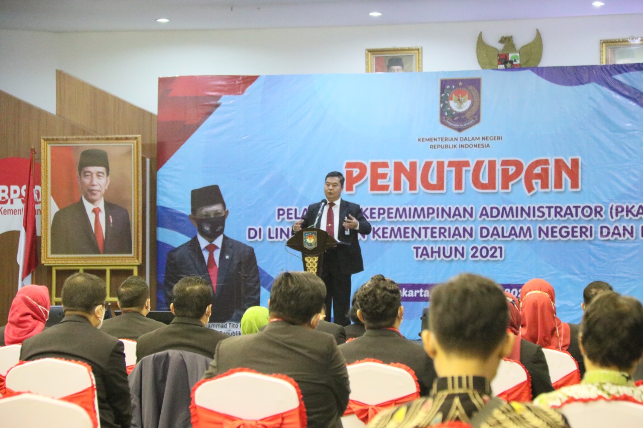 BPSDM KEMENDAGRI BERI PENGHARGAAN KEPADA 40 PESERTA PKA 