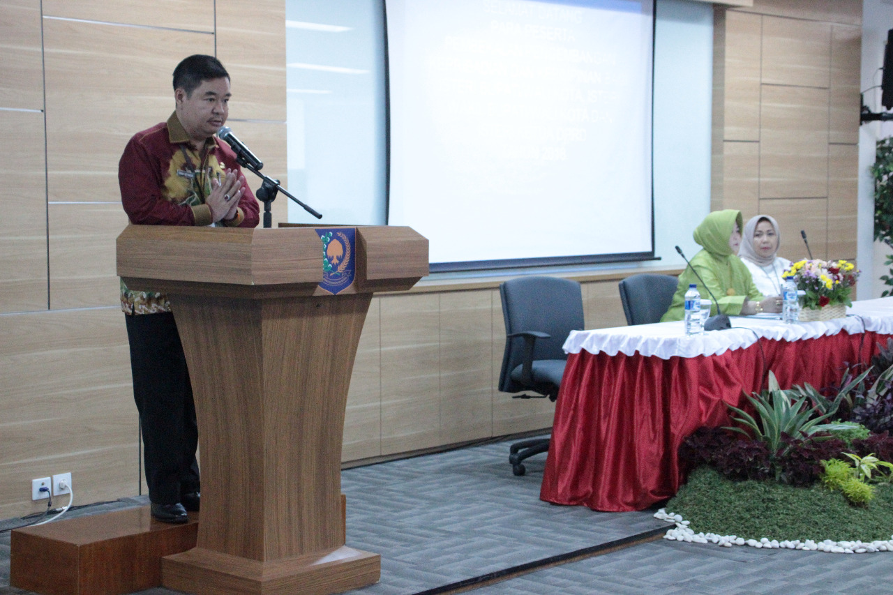 PAPARAN BAPAK KEPALA BADAN PENGEMBANGAN SUMBER DAYA MANUSIA KEMENDAGRI PADA ACARA PEMBEKALAN PENGEMBANGAN KEPRIBADIAN DAN KEPEMIMPINAN BAGI PARA ISTRI BUPATI/WAKIL BUPATI DAN ISTRI KETUA DPRD TAHUN 2018