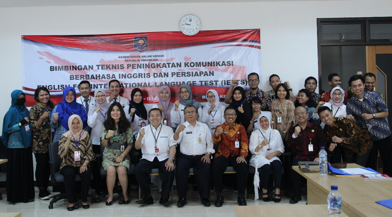 VIDEO NEWS : PEMBUKAAN BIMBINGAN TEKNIS PENINGKATAN KOMUNIKASI BERBAHASA INGGRIS  