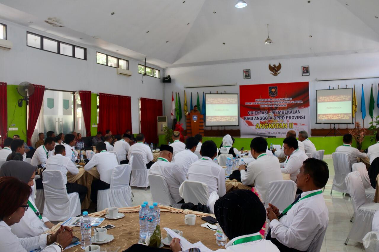 Kepala BPSDM Kemendagri Buka Orientasi Bagi Anggota DPRD Provinsi Angkatan ke II PPSDM Regional Makassar