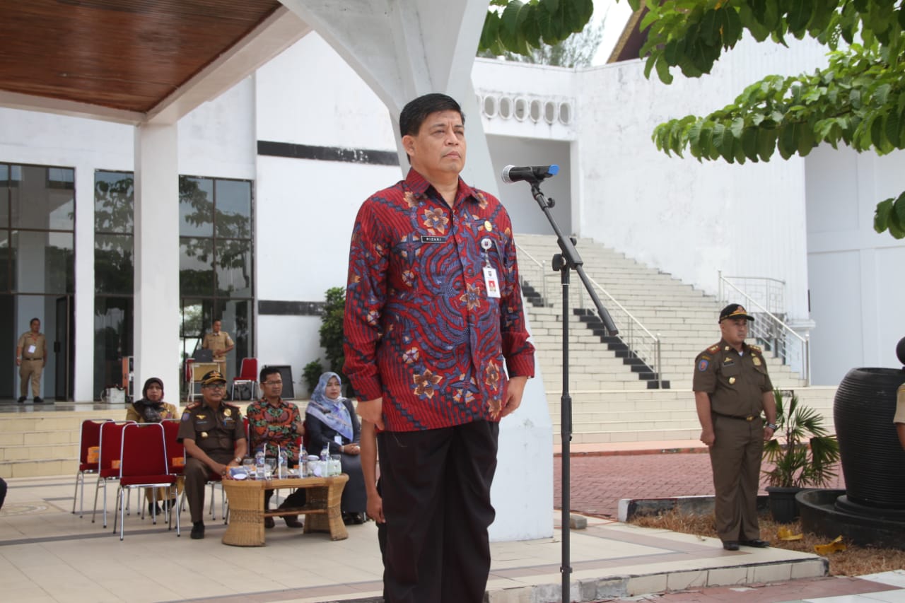 UPACARA PEMBUKAAN PENDIDIKAN DAN PELATIHAN DASAR (DIKSAR) SATUAN POLISI PAMONG PRAJA ANGKATAN III DAN IV TAHUN 2018 DI BALAI PENGEMBANGAN KOMPETENSI SATUAN POLISI PAMONG PRAJA DAN PEMADAM KEBAKARAN (BPSDM) ROKAN HILIR