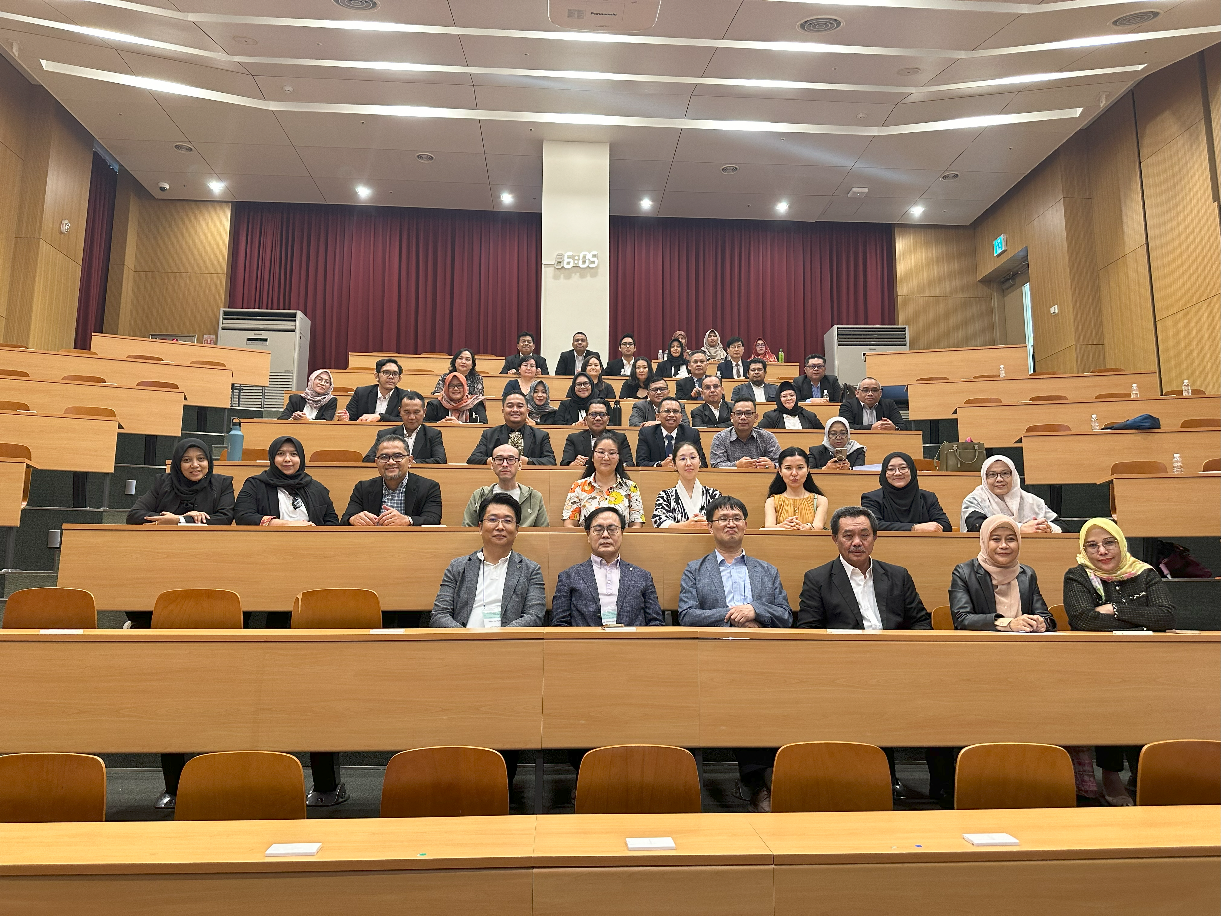 Tingkatkan Kompetensi di Era Digital dalam Menyongsong Smart Governance, BPSDM Mengikuti Program Pelatihan di Korea Selatan