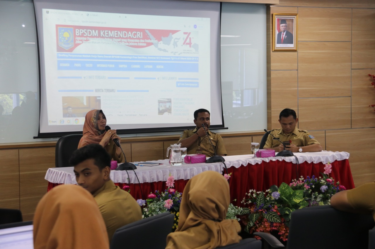 PEMANFAATAN SIMPEKA (SISTEM INFORMASI PENGEMBANGAN KOMPETENSI)