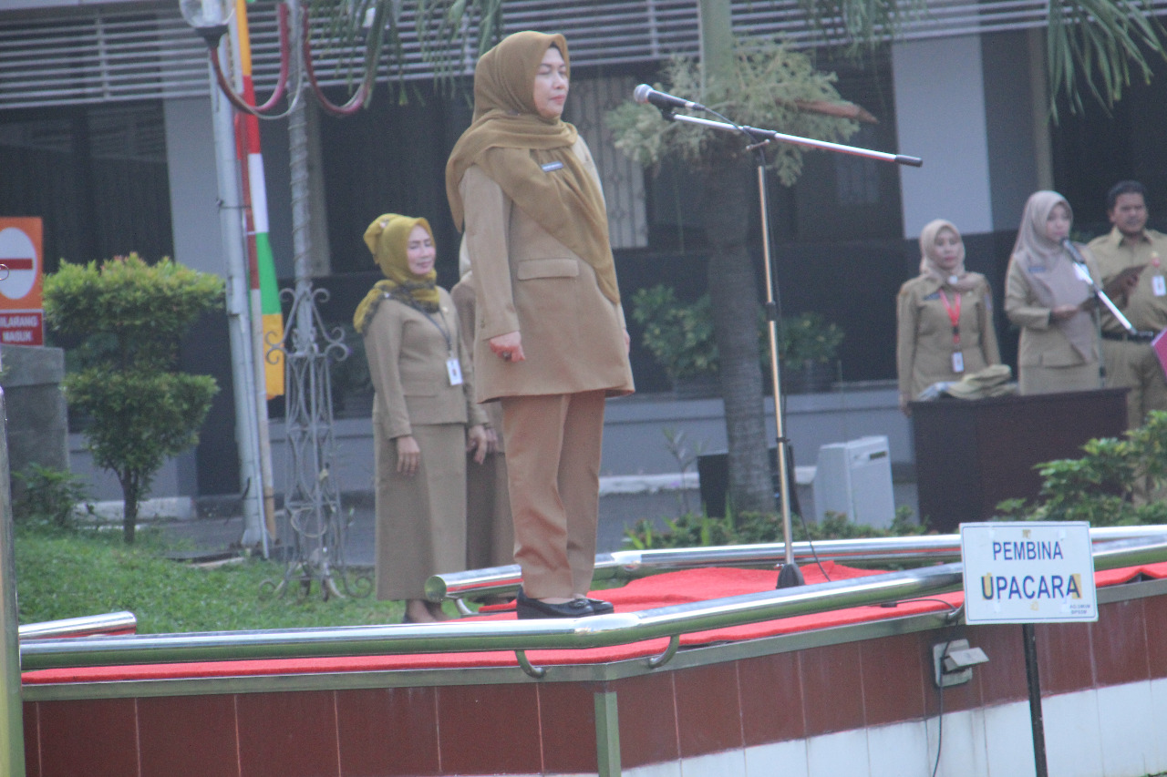 RUTINITAS UPACARA BENDERA :  TIDAK ADA CUTI TAMBAHAN 