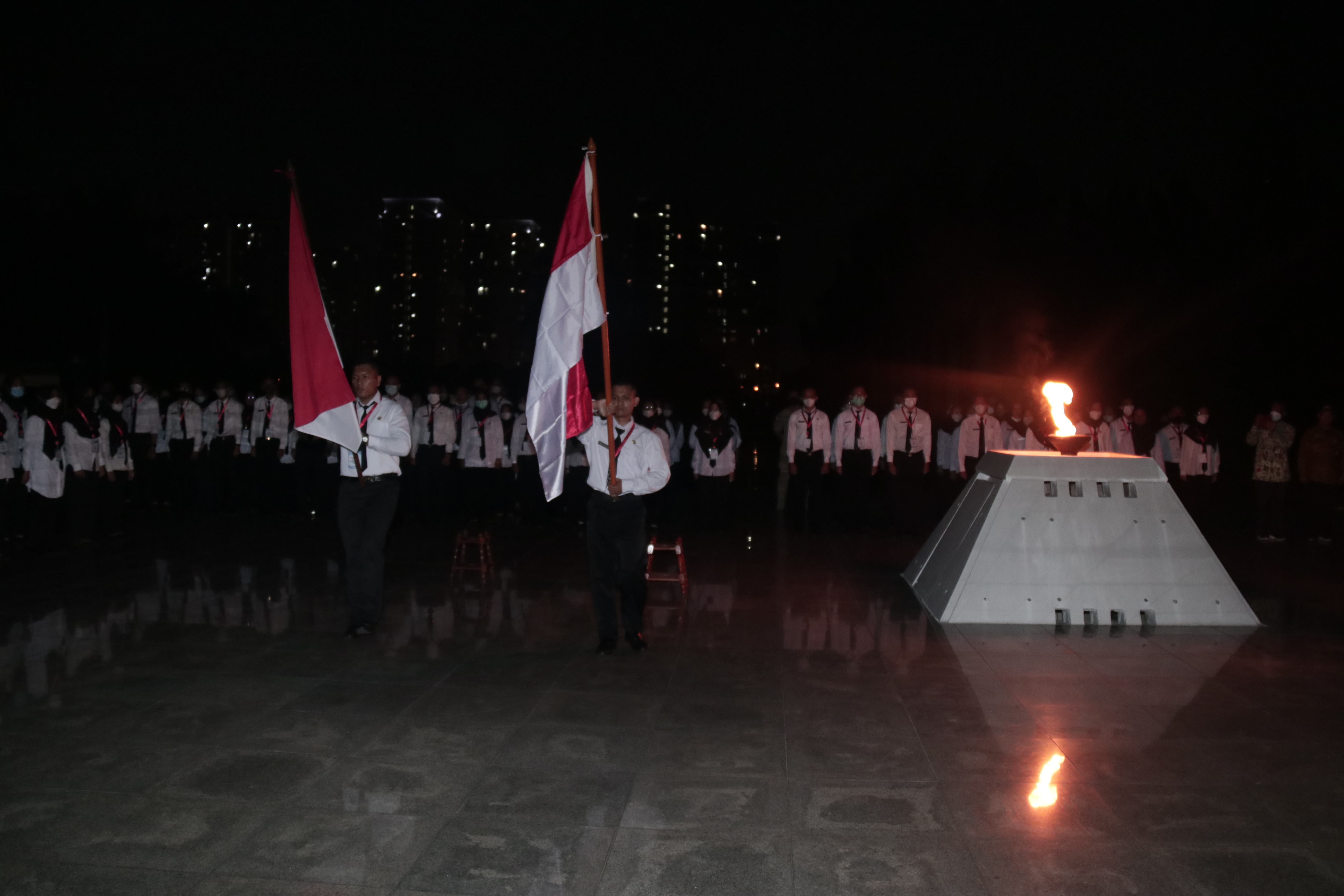 Kobarkan Api Semangat Bela Negara! BPSDM Kemendagri  Gelar Latsar CPNS di Taman Makam Pahlawan kalibata