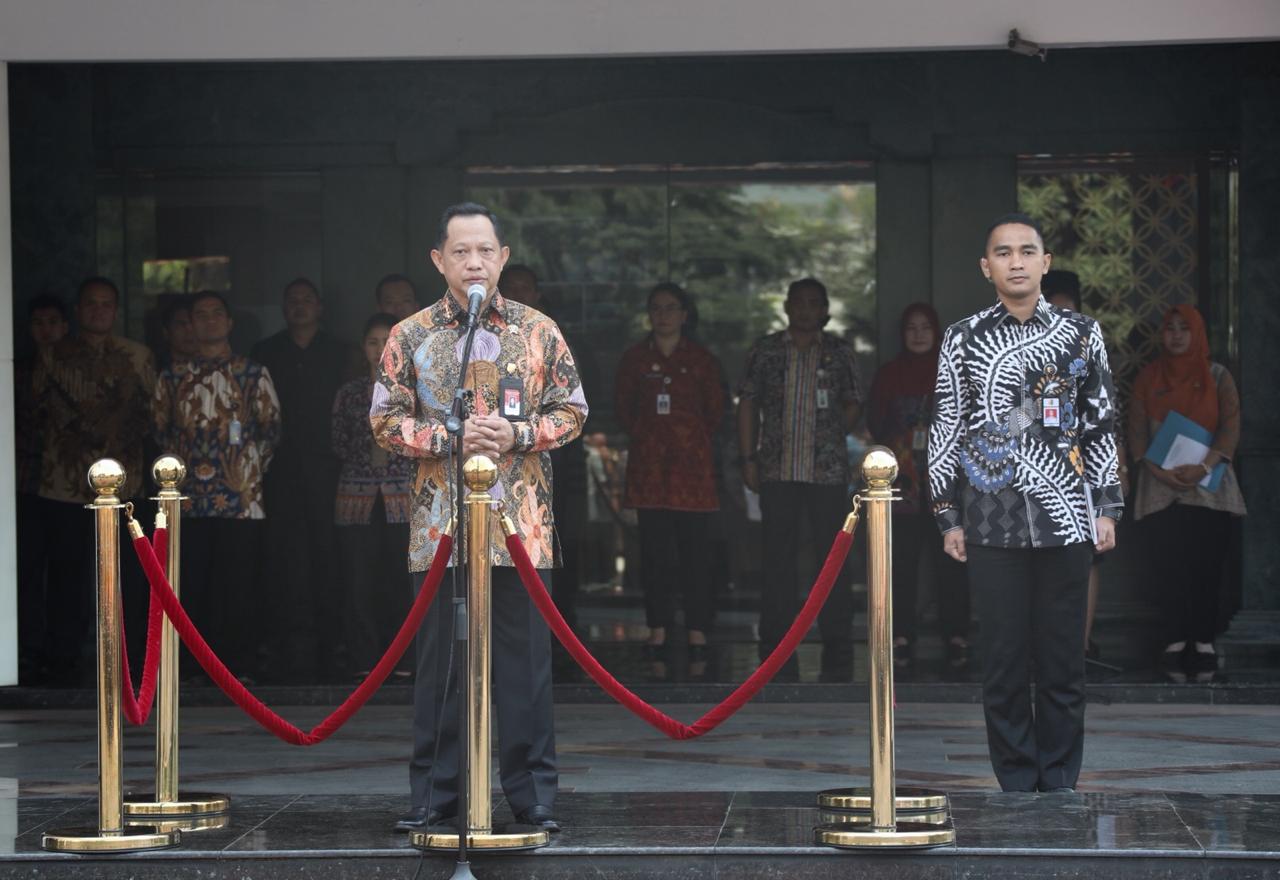 FOKUSKAN SELAMA 2 BULAN INI : PENYERAPAN ANGGARAN DAN MENJAGA DINAMIKA POLITIK 
