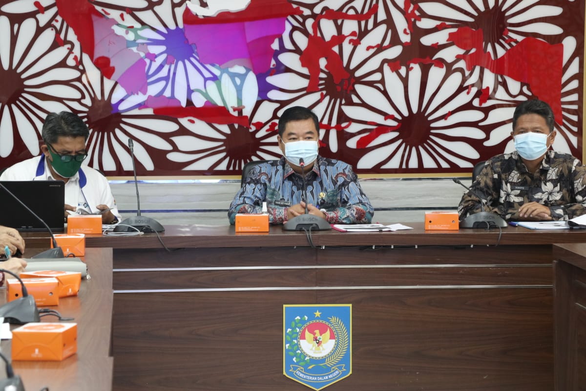 GUNAKAN PERKEMBANGAN TEKNOLOGI DALAM PENGEMBANGAN KOMPETENSI ASN
