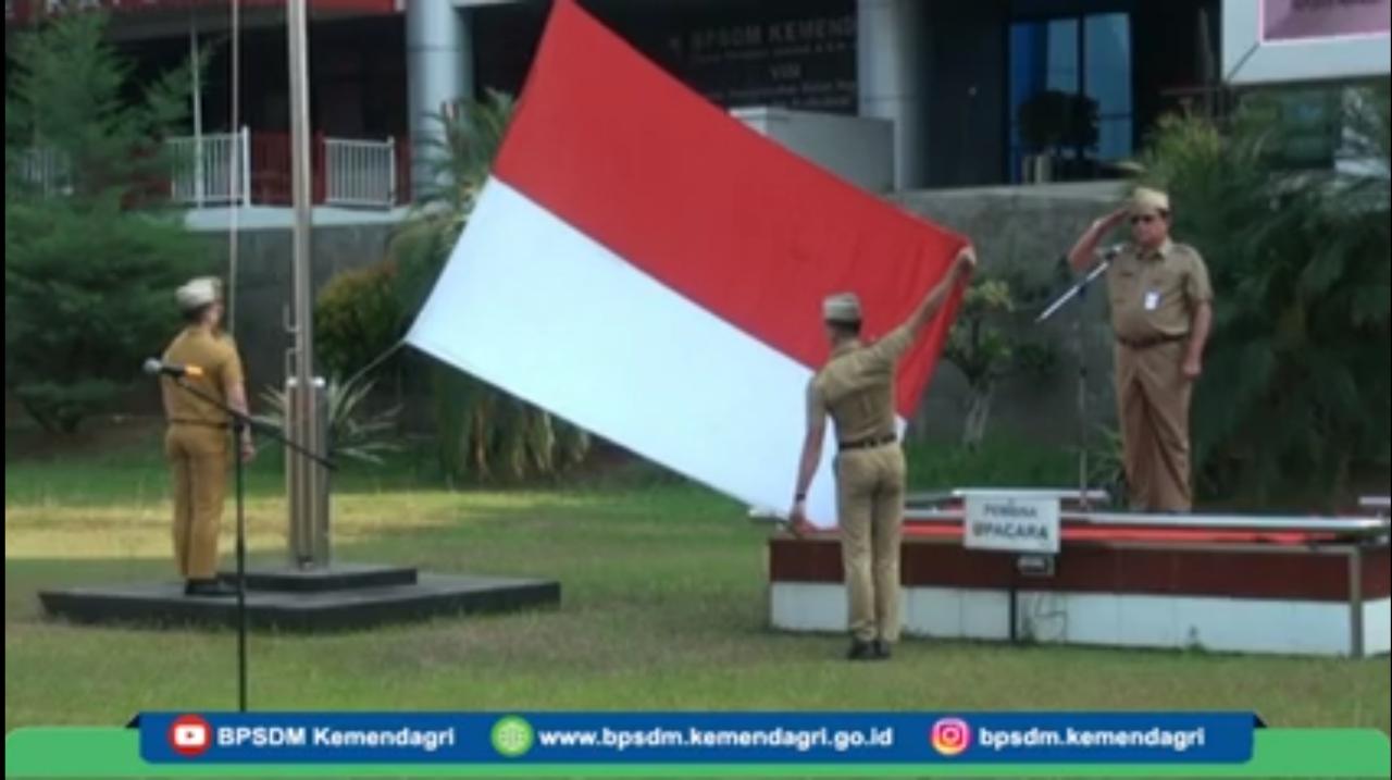 VIDEO NEWS : KEGIATAN RUTINITAS UPACARA DI LINGKUNGAN BPSDM KEMENDAGRI SENIN, 8 JULI 2019 