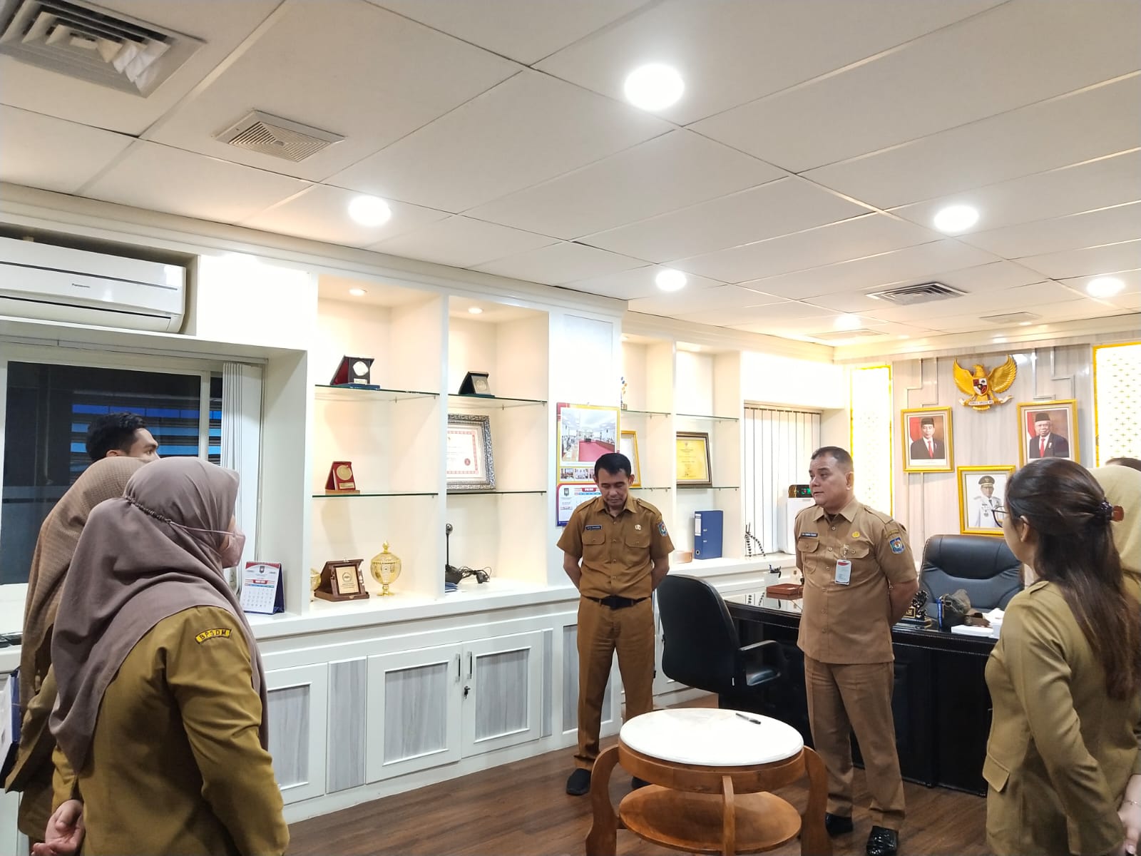 Penandatanganan BAST dan Penyerahan KKP dari Bapak Sekretaris Badan selaku KPA kepada Pemegang KKP sekretariat, Pusat 1 dan Pusat 2