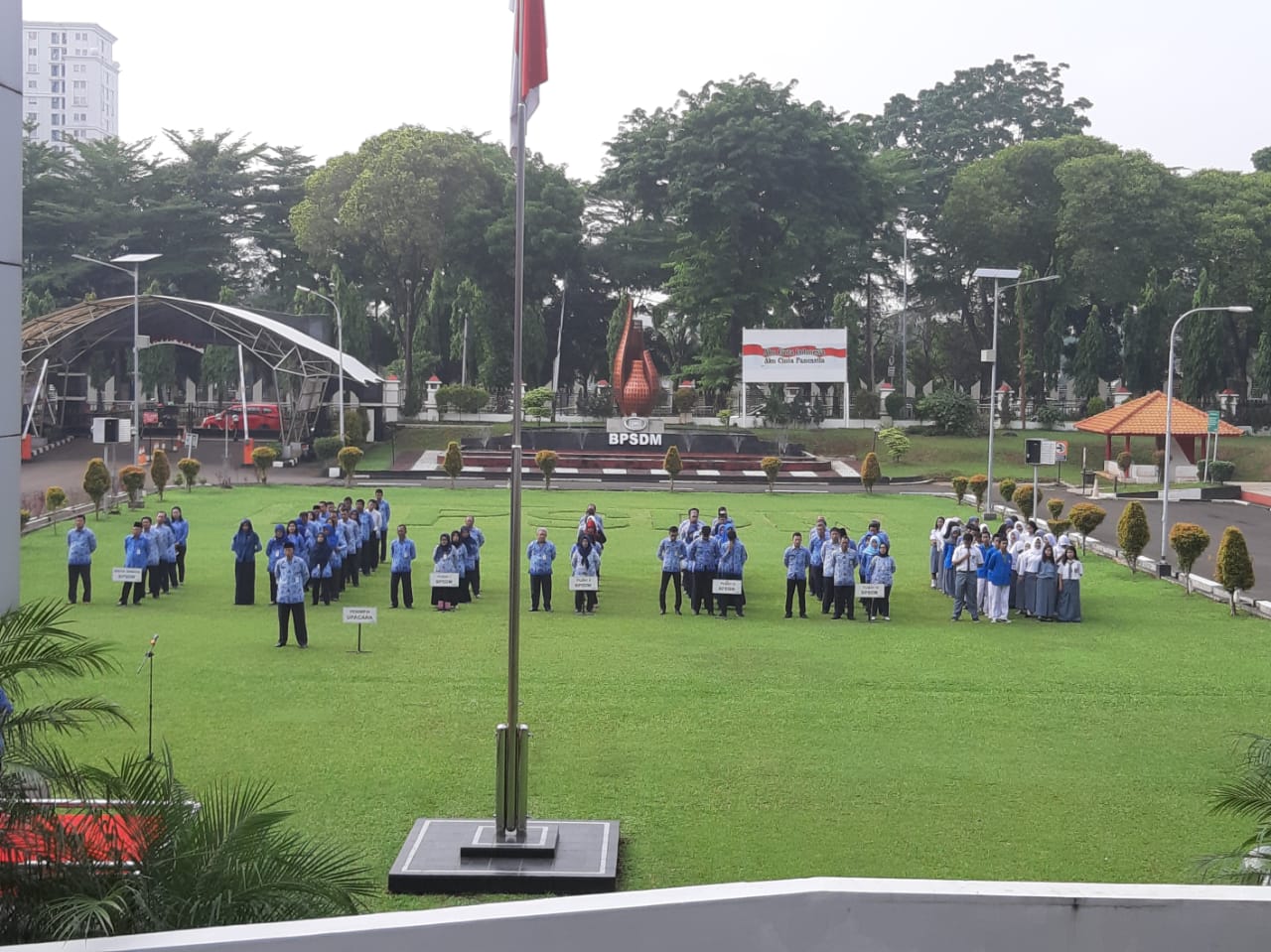 UPACARA HARI ULANG TAHUN KORPS PEGAWAI REPUBLIK INDONESIA KE - 47 DI LINGKUNGAN BPSDM KEMENDAGRI